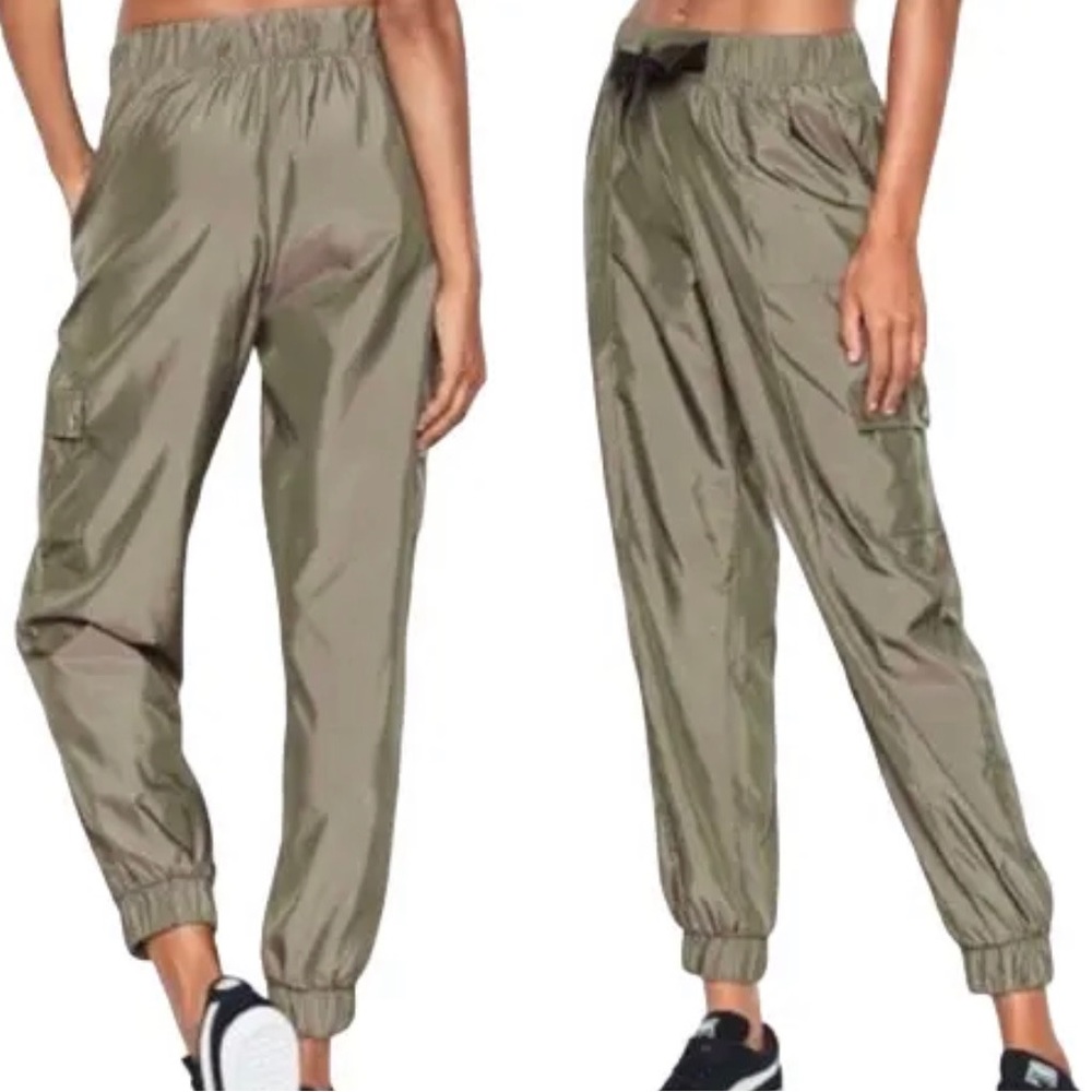 New Victoria Sport Women's M Windbreaker Cargo Joggers Pants Iridescent Green